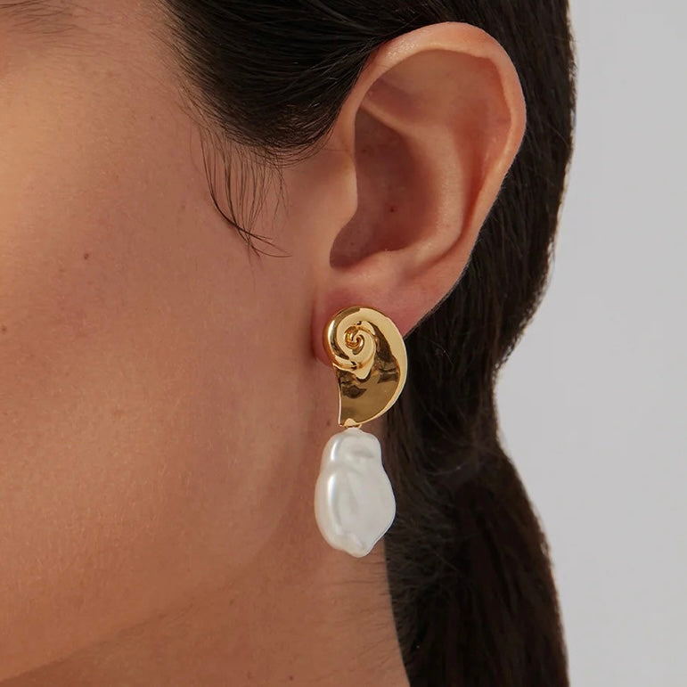 Conchy Earrings